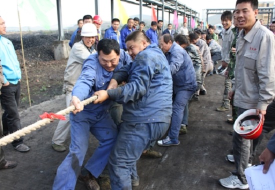 宝泰隆公司庆国庆拔河比赛