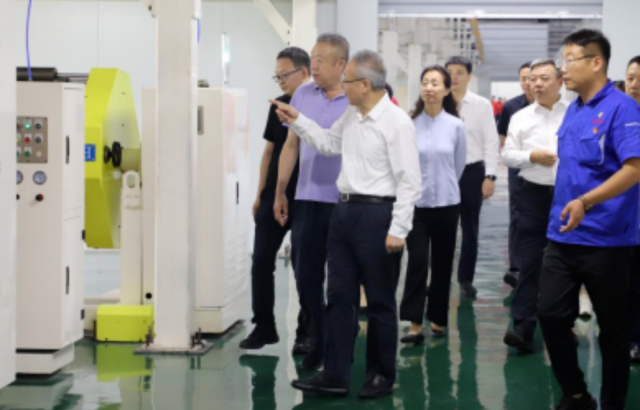 徐建国一行莅临宝泰隆走访调研